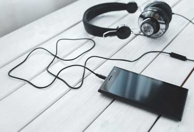 巴萨联赛掉出榜首 本赛季防守漏洞频出